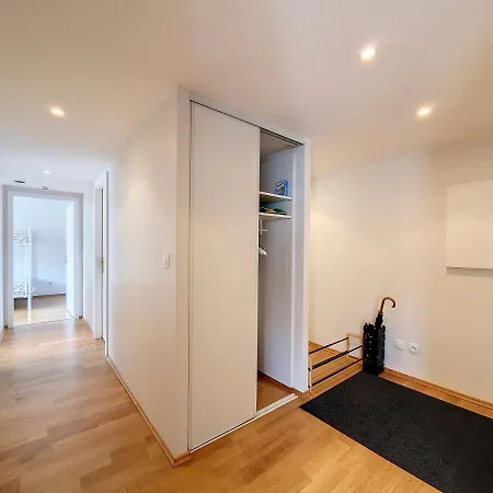 Apartment Neuf - Tram - Parking - *